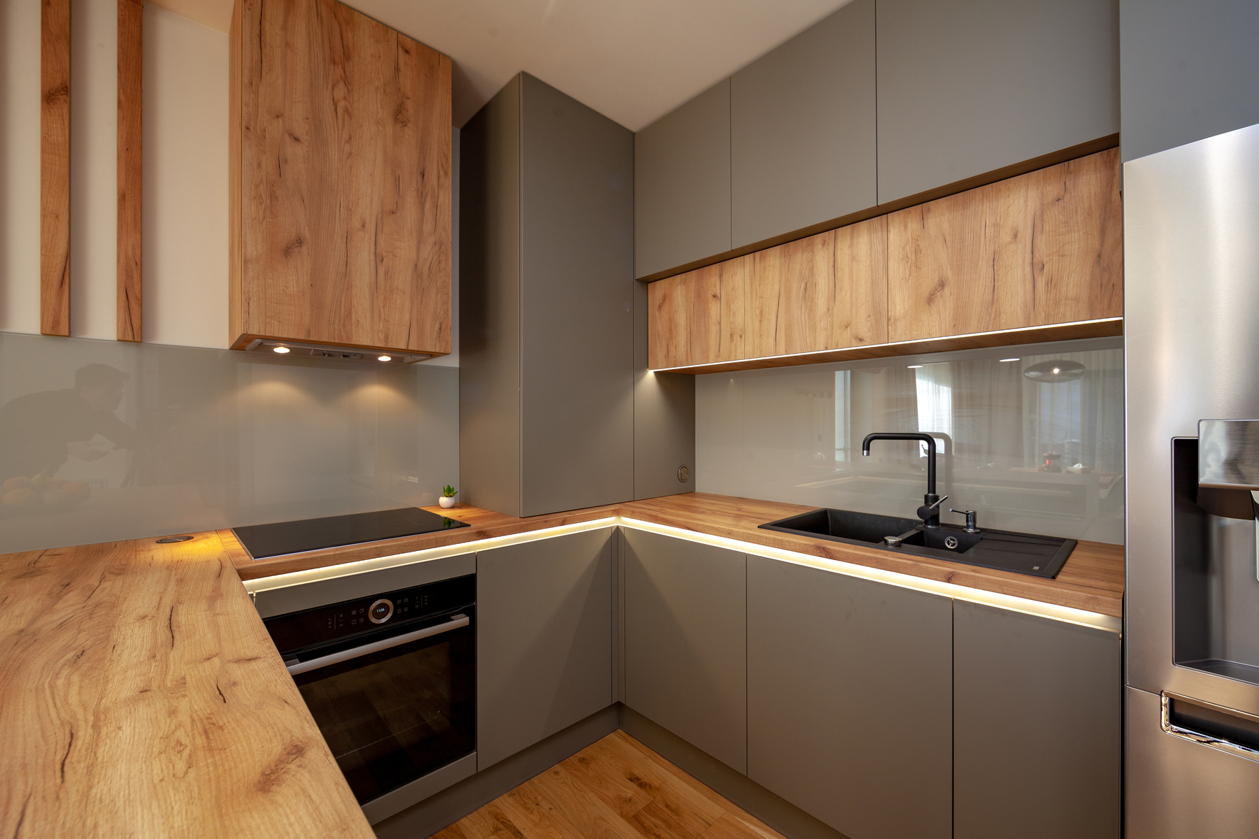 Kitchen cabinet and countertop work surface